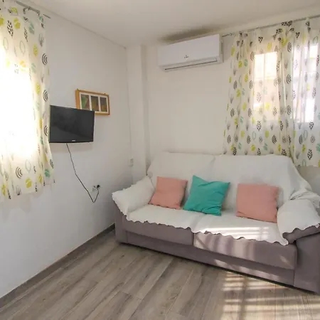 Estudio Jimena Calahonda En El Centro De Apartamento